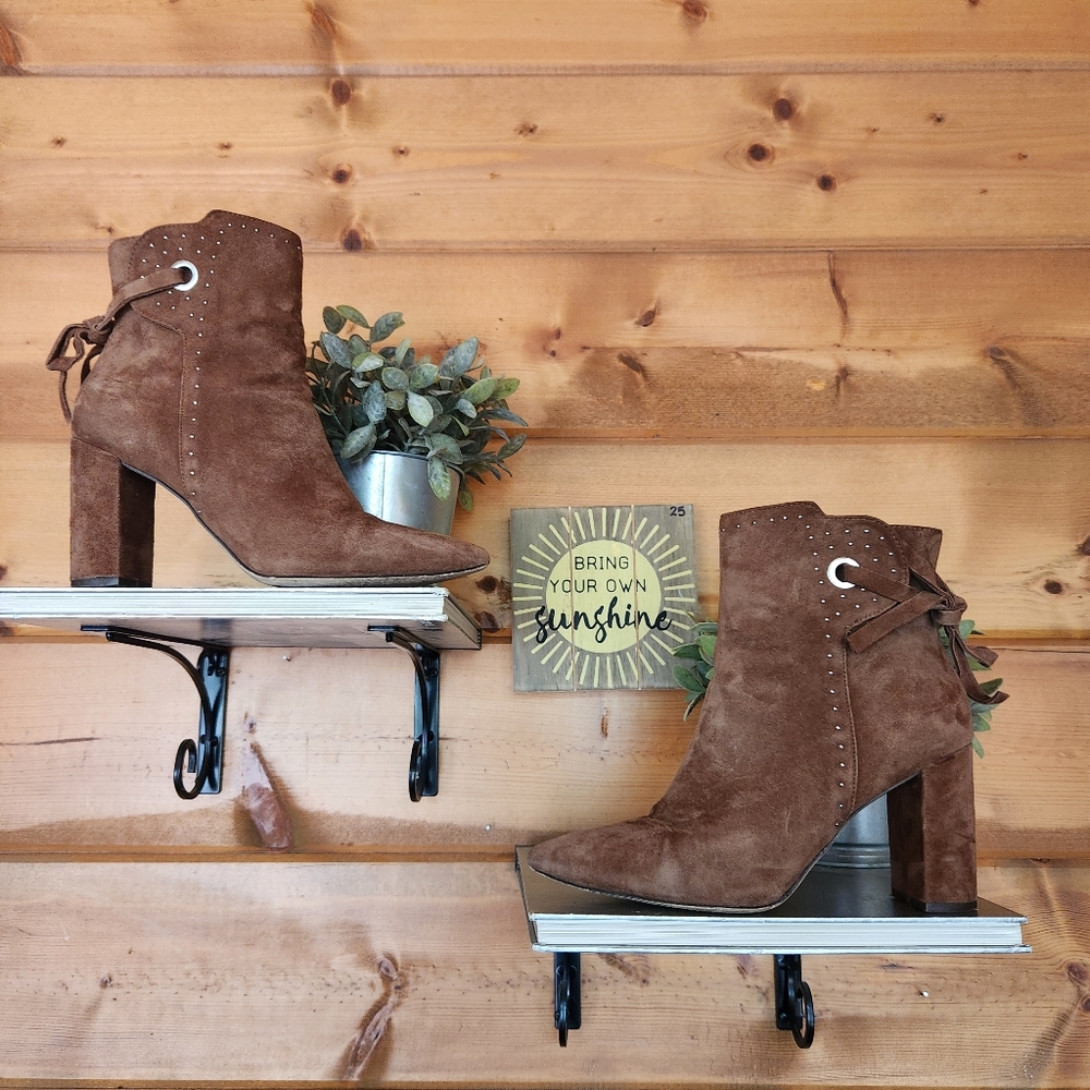 Chelsea & Violet Miley Brown Suede Leather Studded Bow Heel Bootie Boot Sz 8.5 M